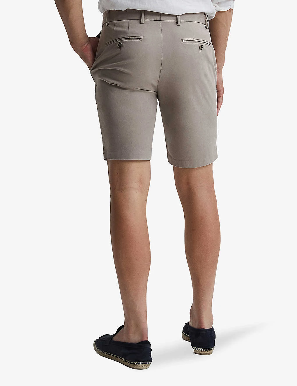 Reiss Wicket Buttoned-pocket Stretch-cotton Chino Shorts - Image 4